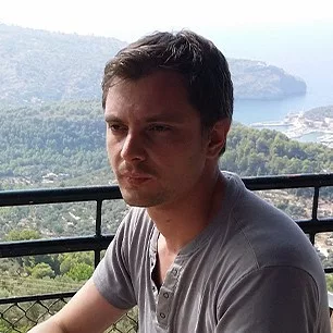 Роман Олейников