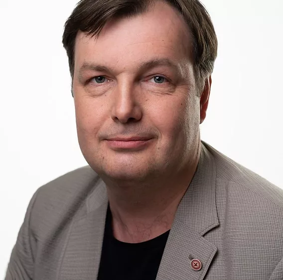 Олег Толстогузов